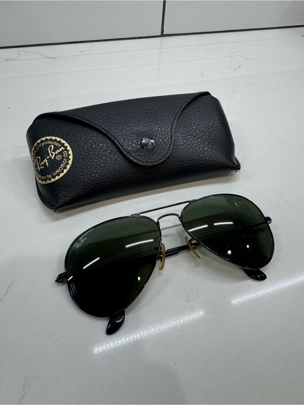 Ray-Ban Black and Green Aviator Sunglasses with Black Case